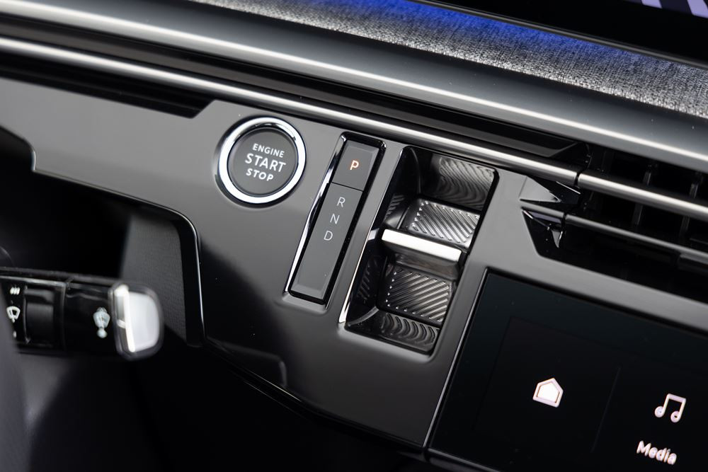 Le SUV fastback Peugeot 3008 opte pour un style dynamique