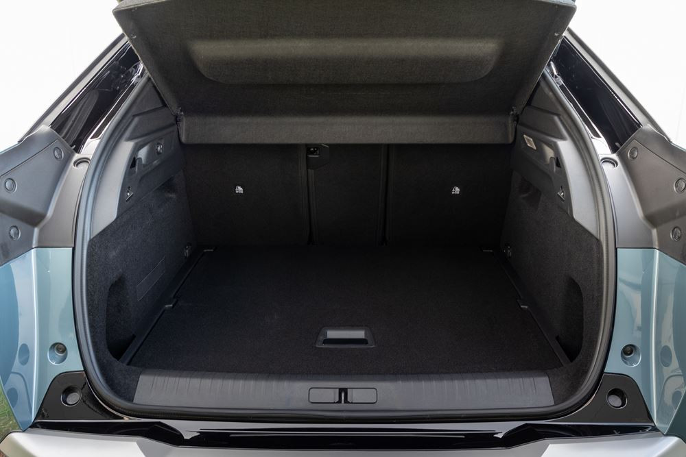 Le SUV fastback Peugeot 3008 opte pour un style dynamique