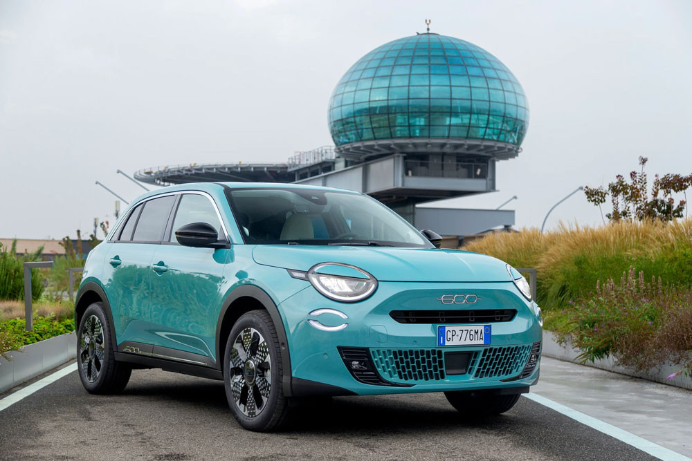 La citadine du segment B Fiat 600 embarque un moteur thermique électrifié