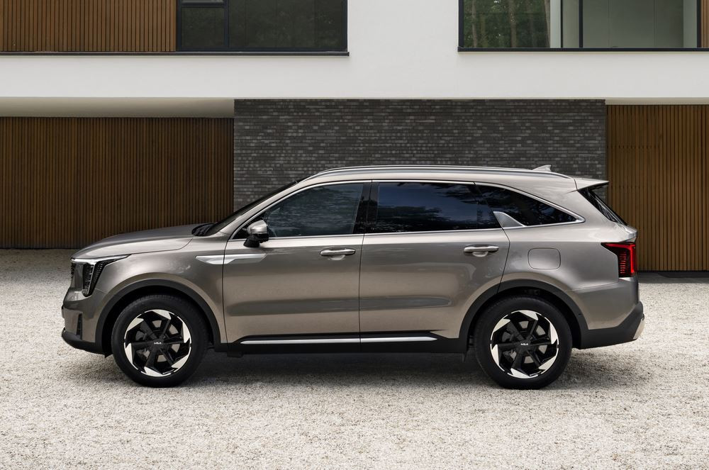 Le grand SUV Kia Sorento restylé en approche en version hybride rechargeable