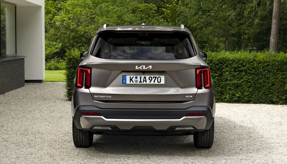 Le grand SUV Kia Sorento restylé en approche en version hybride rechargeable