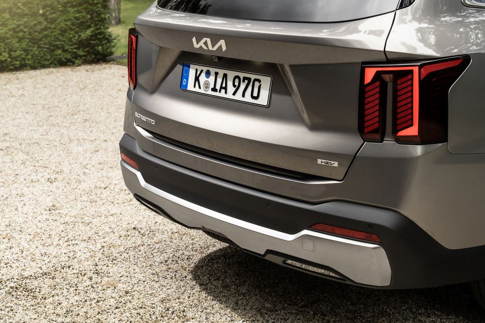 Le grand SUV Kia Sorento restylé en approche en version hybride rechargeable