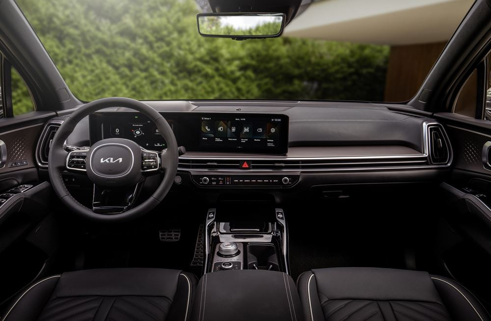 Le grand SUV Kia Sorento restylé en approche en version hybride rechargeable
