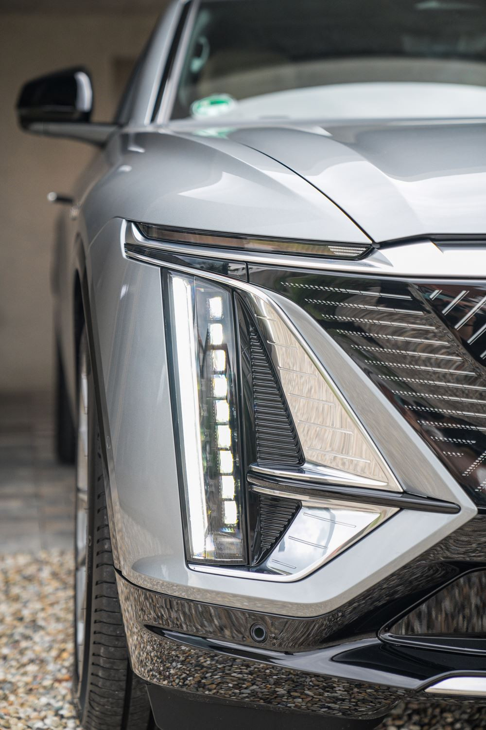 Le SUV électrique emblématique Cadillac Lyriq de 2 774 kg revendique une autonomie de 530 km