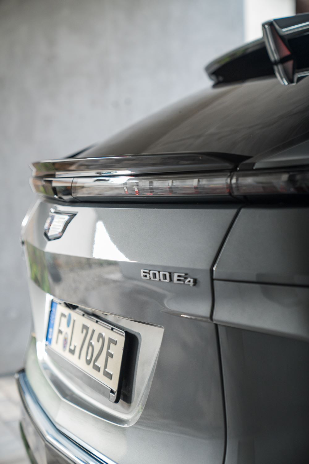 Le SUV électrique emblématique Cadillac Lyriq de 2 774 kg revendique une autonomie de 530 km