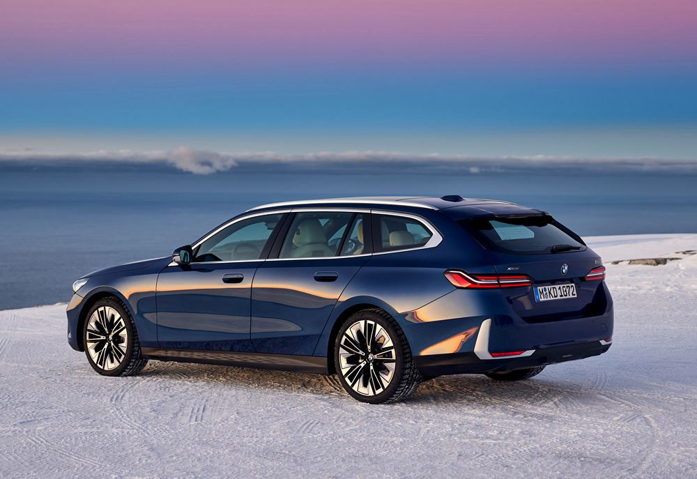 La sixième génération de la BMW Série 5 Touring affiche des proportions étirées
