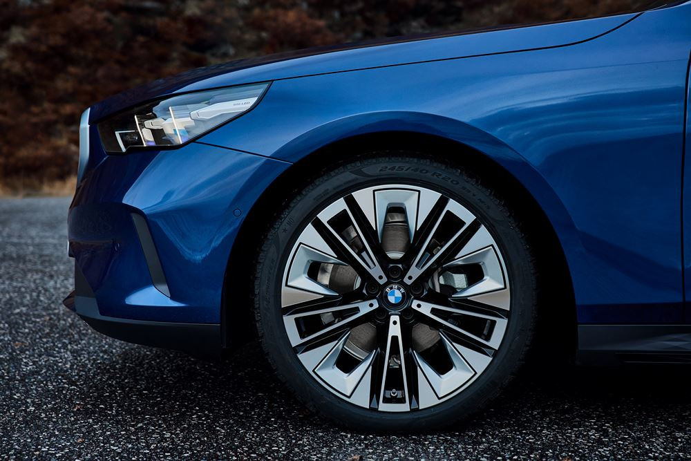 La sixième génération de la BMW Série 5 Touring affiche des proportions étirées