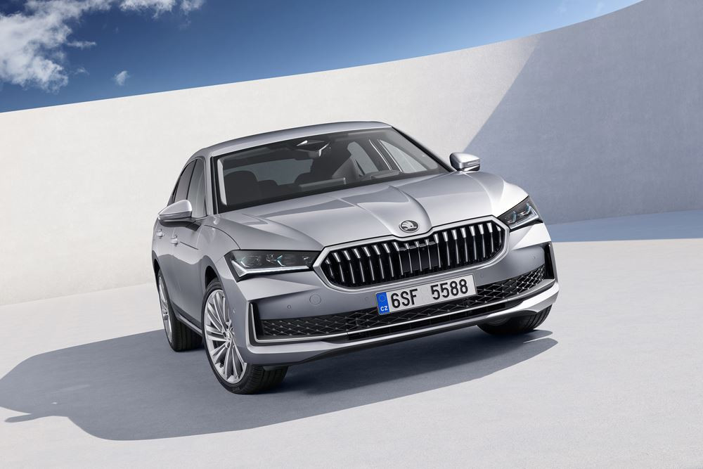 La quatrième génération de la berline à hayon Skoda Superb affiche un langage stylistique actualisé