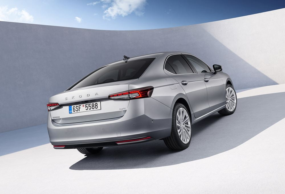 La quatrième génération de la berline à hayon Skoda Superb affiche un langage stylistique actualisé