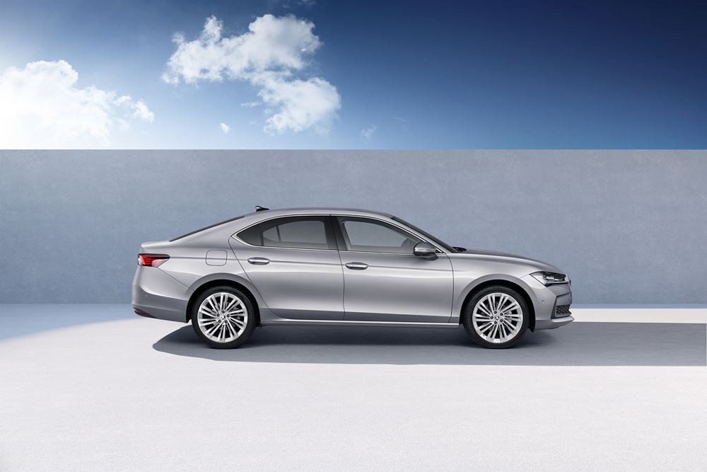 La quatrième génération de la berline à hayon Skoda Superb affiche un langage stylistique actualisé