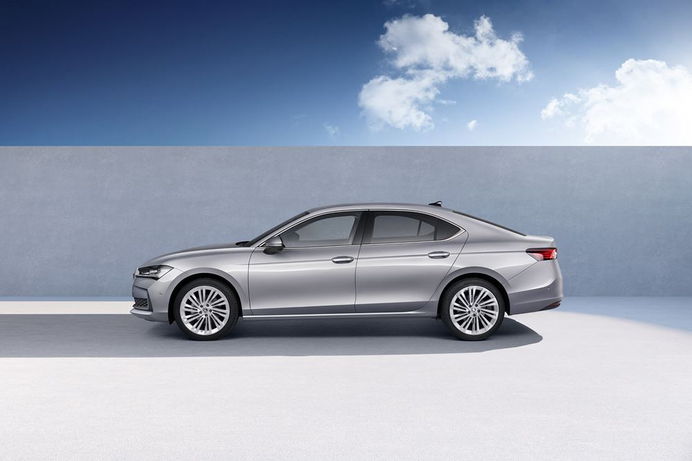 La quatrième génération de la berline à hayon Skoda Superb affiche un langage stylistique actualisé