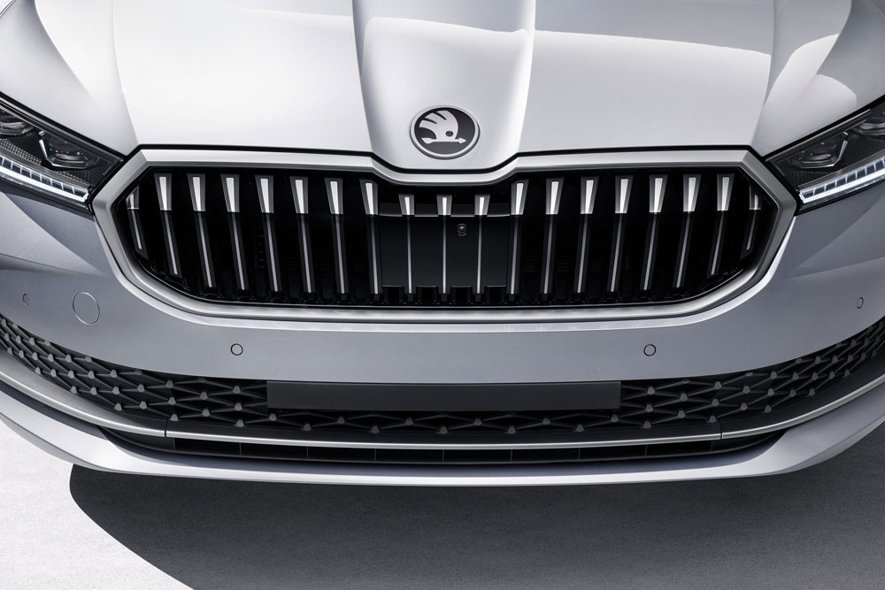 La quatrième génération de la berline à hayon Skoda Superb affiche un langage stylistique actualisé