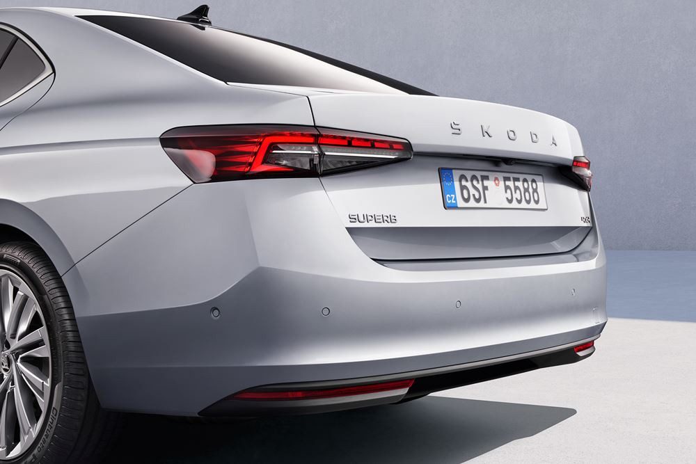 La quatrième génération de la berline à hayon Skoda Superb affiche un langage stylistique actualisé