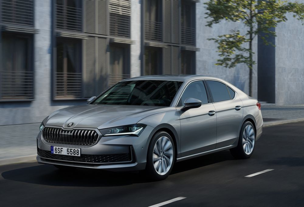 La quatrième génération de la berline à hayon Skoda Superb affiche un langage stylistique actualisé