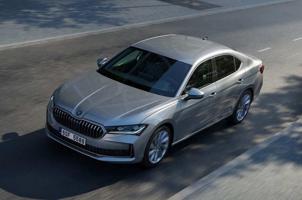 La quatrième génération de la berline à hayon Skoda Superb affiche un langage stylistique actualisé