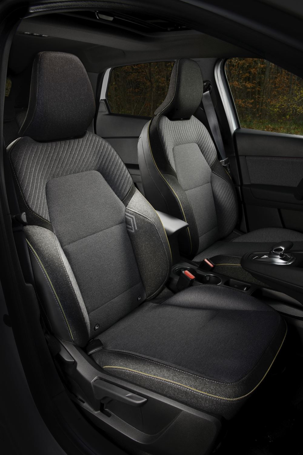 Le SUV urbain Renault Captur restylé s'affirme avec un design plus dynamique