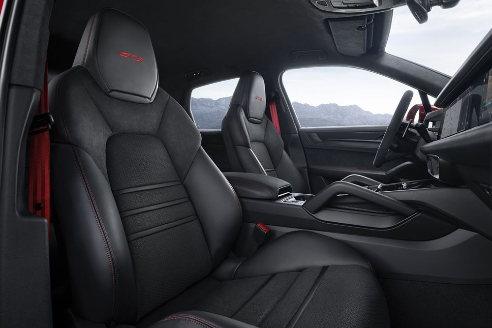 Le Porsche Cayenne GTS équipé d'un moteur V8 délivre une puissance de 500 ch