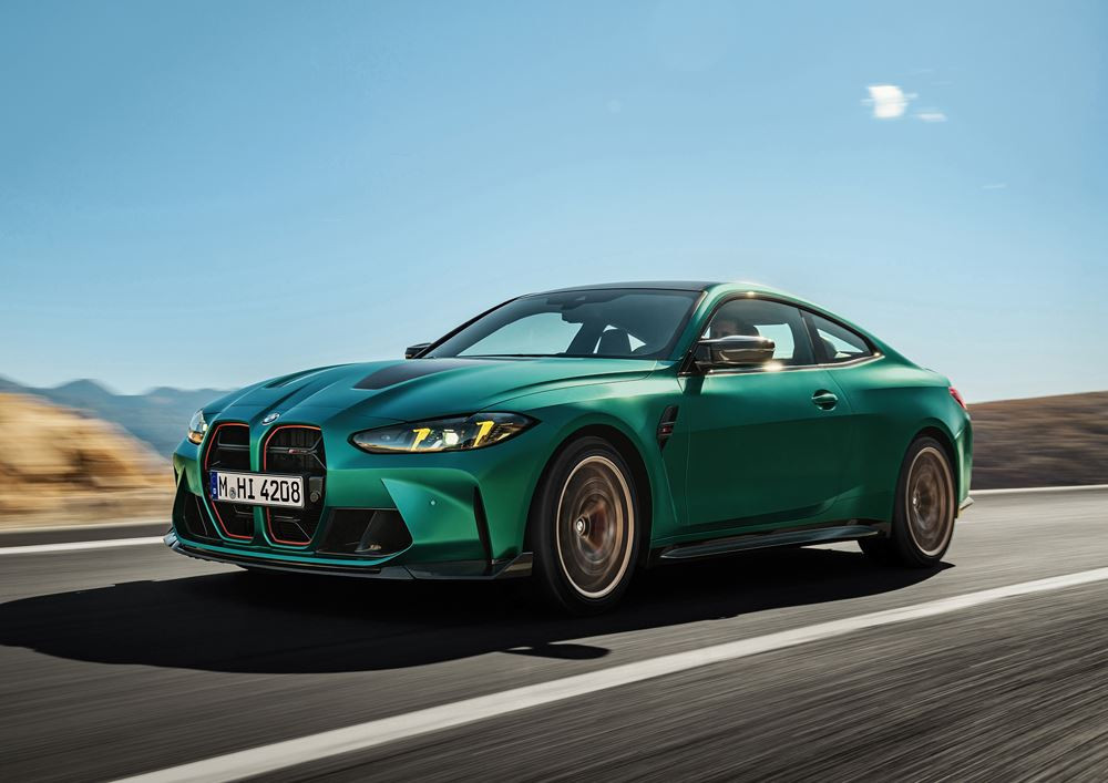 La BMW M4 CS se positionne à mi-chemin entre compétition et performances routières