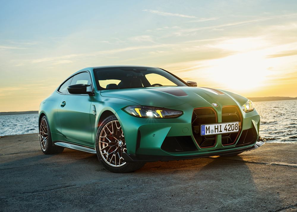 La BMW M4 CS se positionne à mi-chemin entre compétition et performances routières