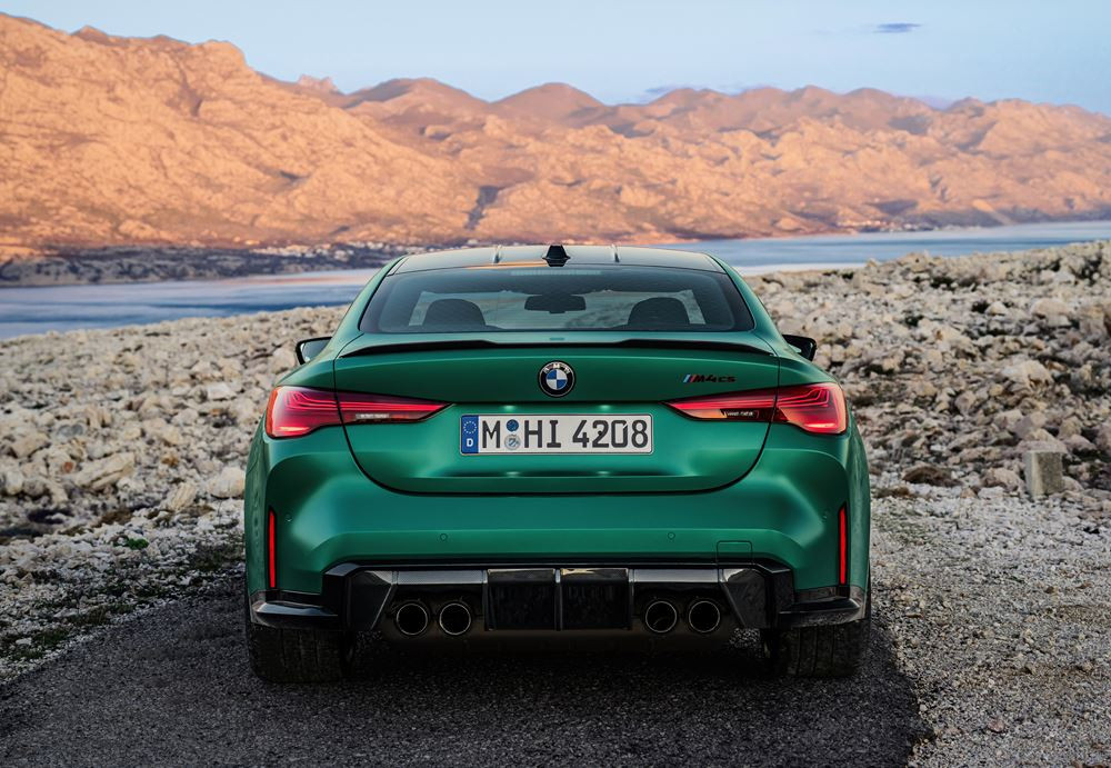 La BMW M4 CS se positionne à mi-chemin entre compétition et performances routières
