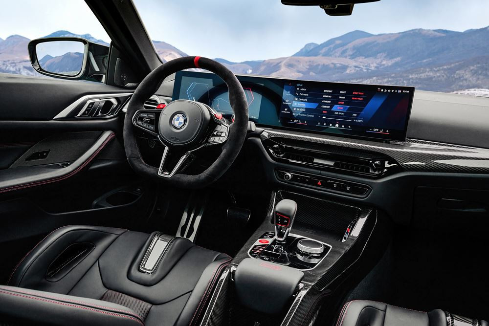 La BMW M4 CS se positionne à mi-chemin entre compétition et performances routières
