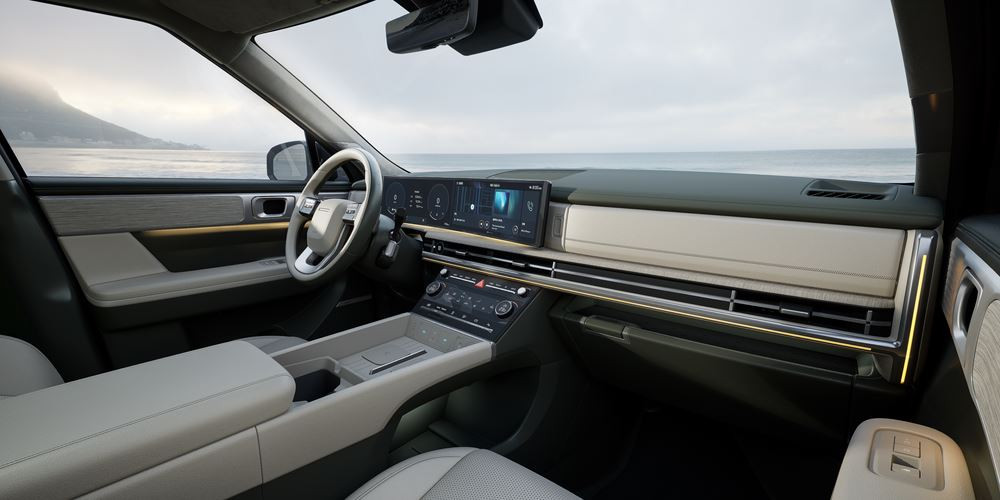 La cinquième génération du SUV familial Hyundai Santa Fe se singularise par une large baie de hayon