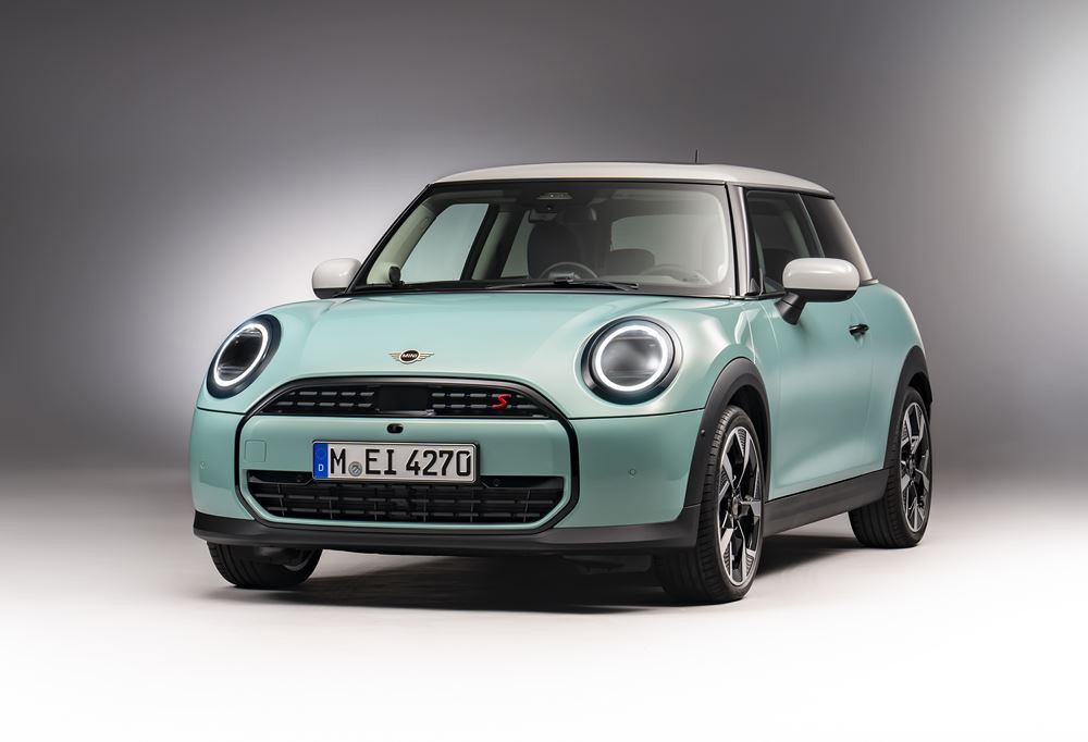 La Mini Cooper de cinquième génération affiche un design minimaliste épuré