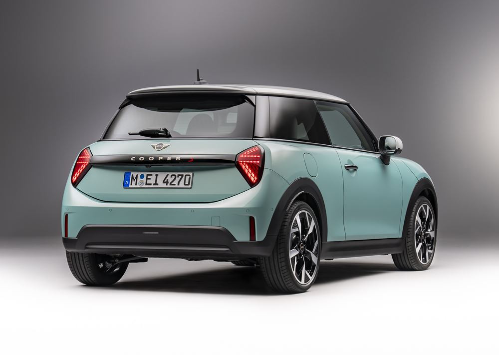 La Mini Cooper de cinquième génération affiche un design minimaliste épuré