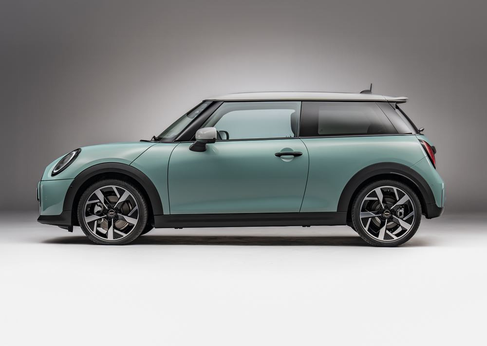 La Mini Cooper de cinquième génération affiche un design minimaliste épuré