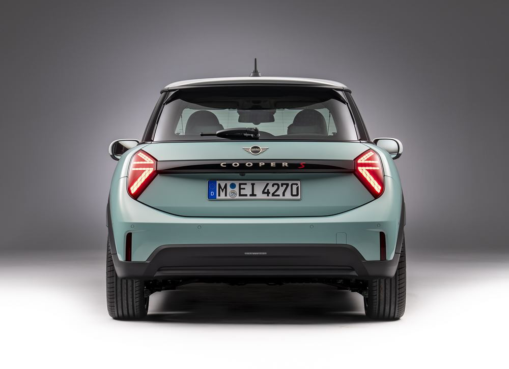 La Mini Cooper de cinquième génération affiche un design minimaliste épuré