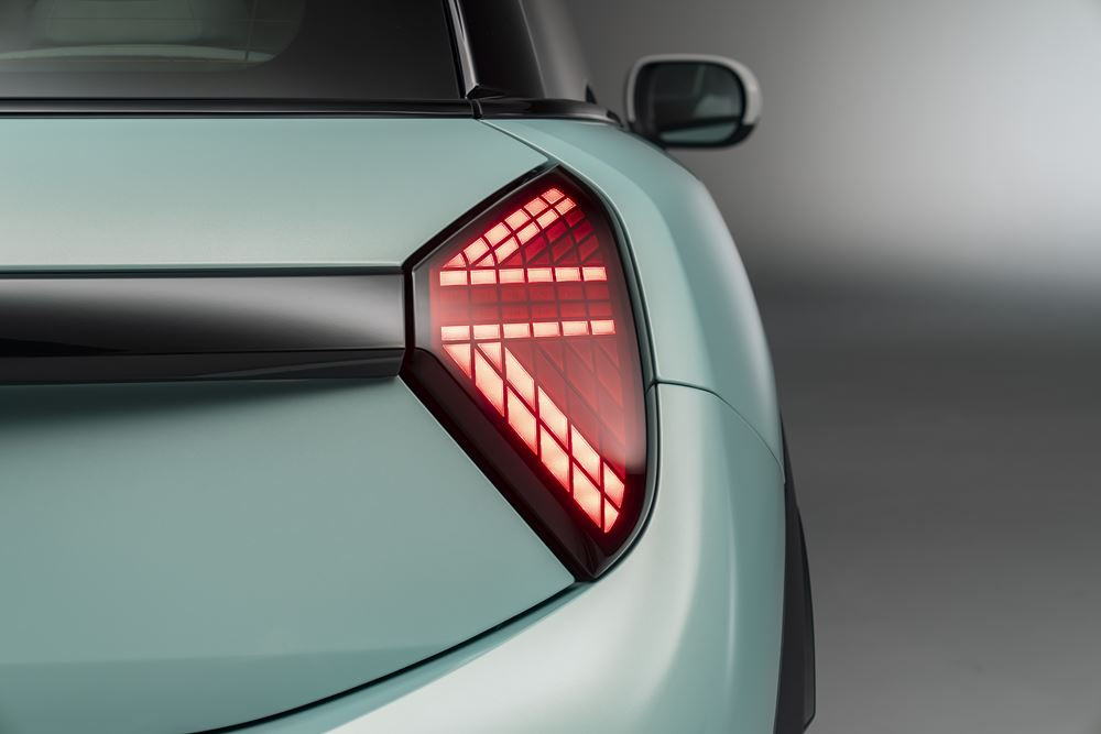 La Mini Cooper de cinquième génération affiche un design minimaliste épuré