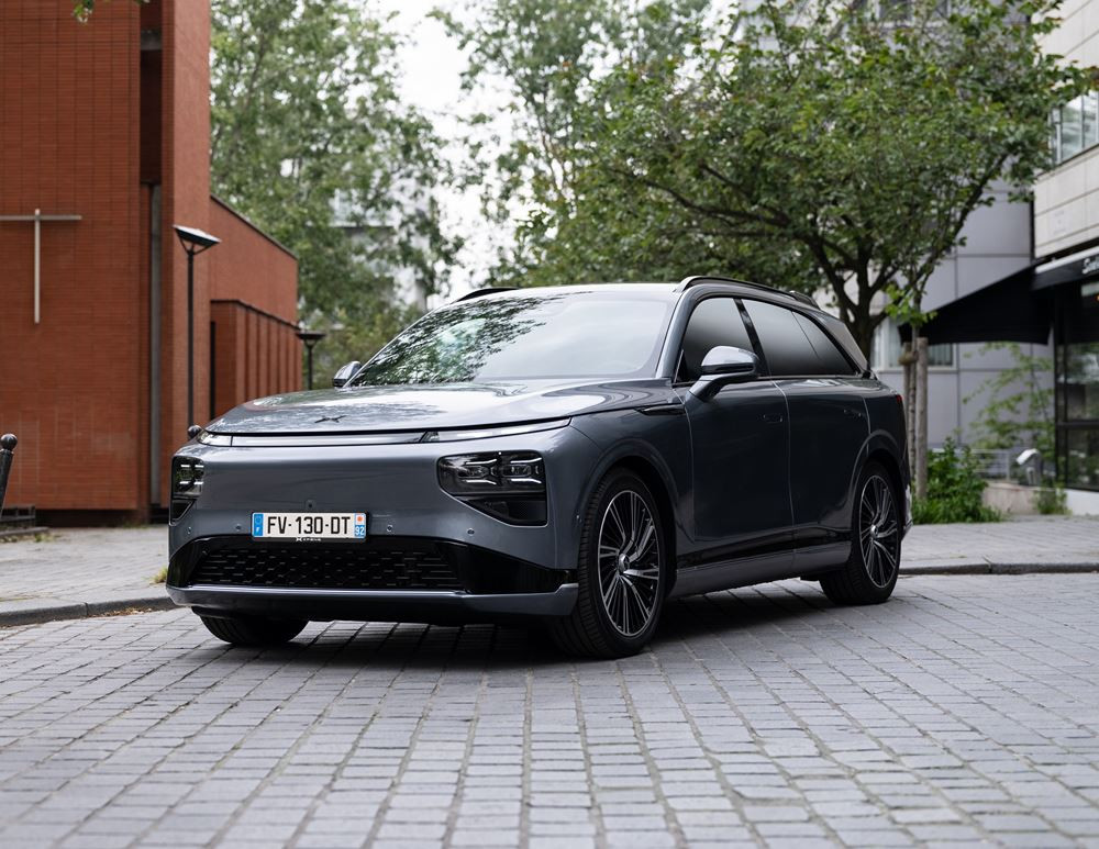 Le grand SUV électrique XPeng G9 embarque la technologie de 800 volts