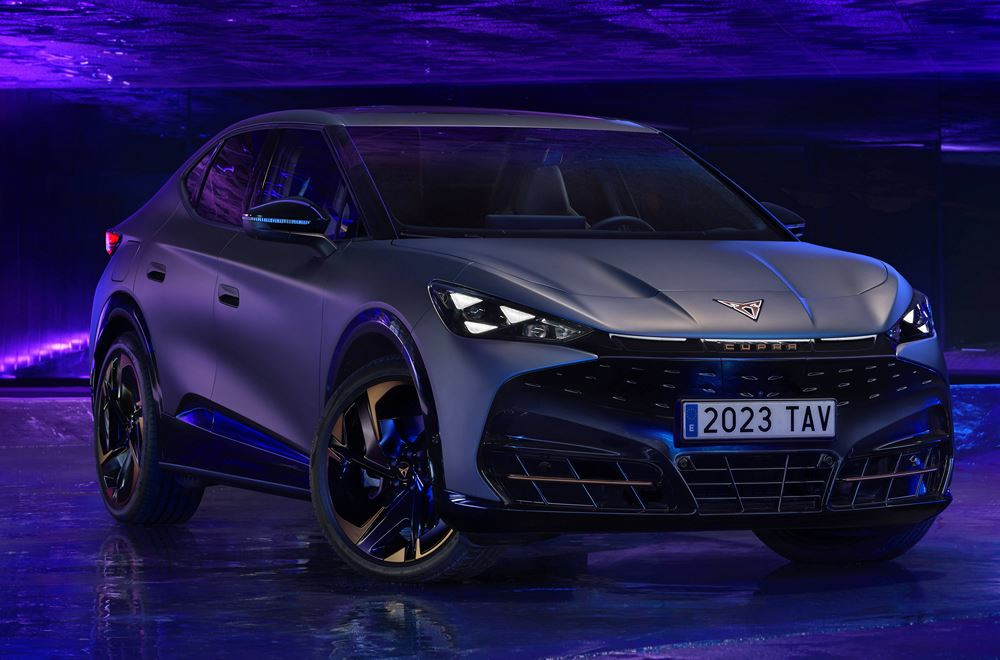 Le SUV coupé électrique Cupra Tavascan affiche des proportions athlétiques