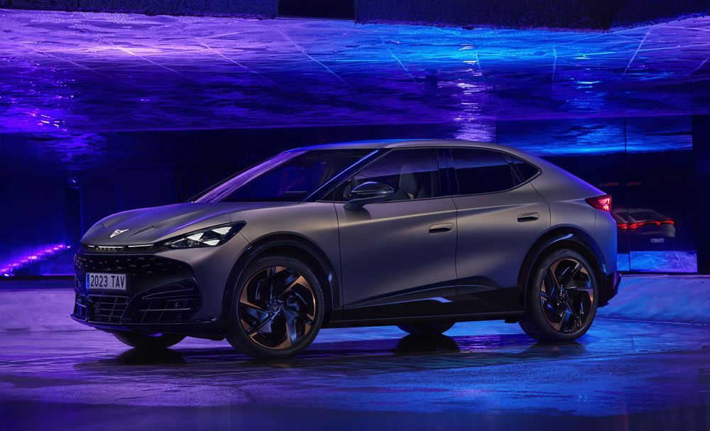 Le SUV coupé électrique Cupra Tavascan affiche des proportions athlétiques
