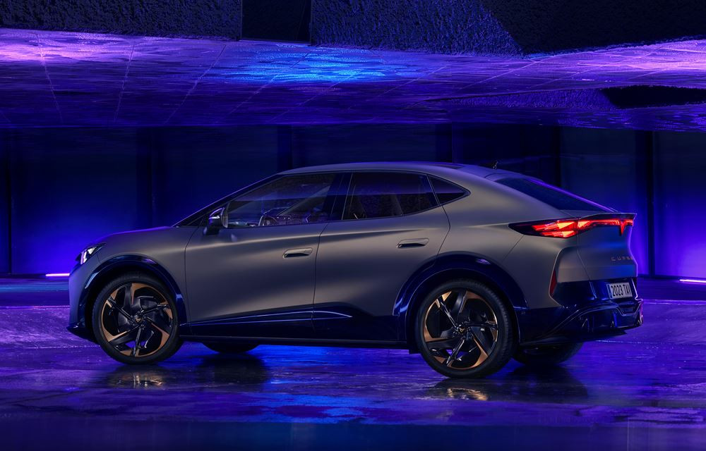 Le SUV coupé électrique Cupra Tavascan affiche des proportions athlétiques