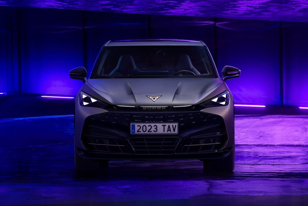 Le SUV coupé électrique Cupra Tavascan affiche des proportions athlétiques