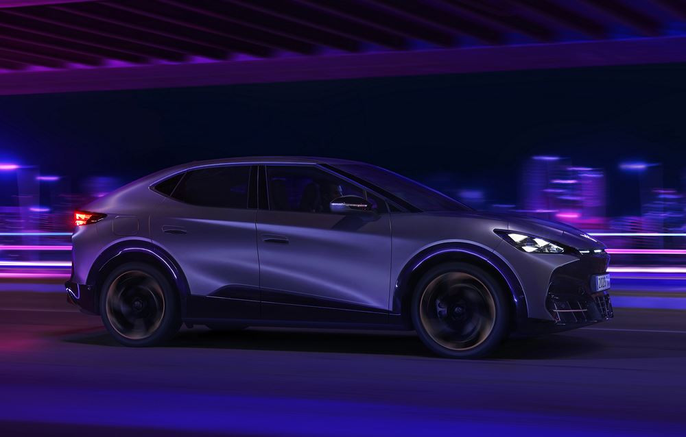Le SUV coupé électrique Cupra Tavascan affiche des proportions athlétiques
