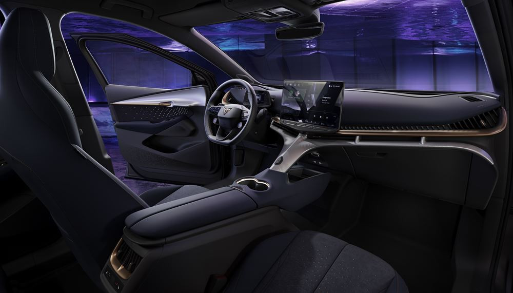 Le SUV coupé électrique Cupra Tavascan affiche des proportions athlétiques