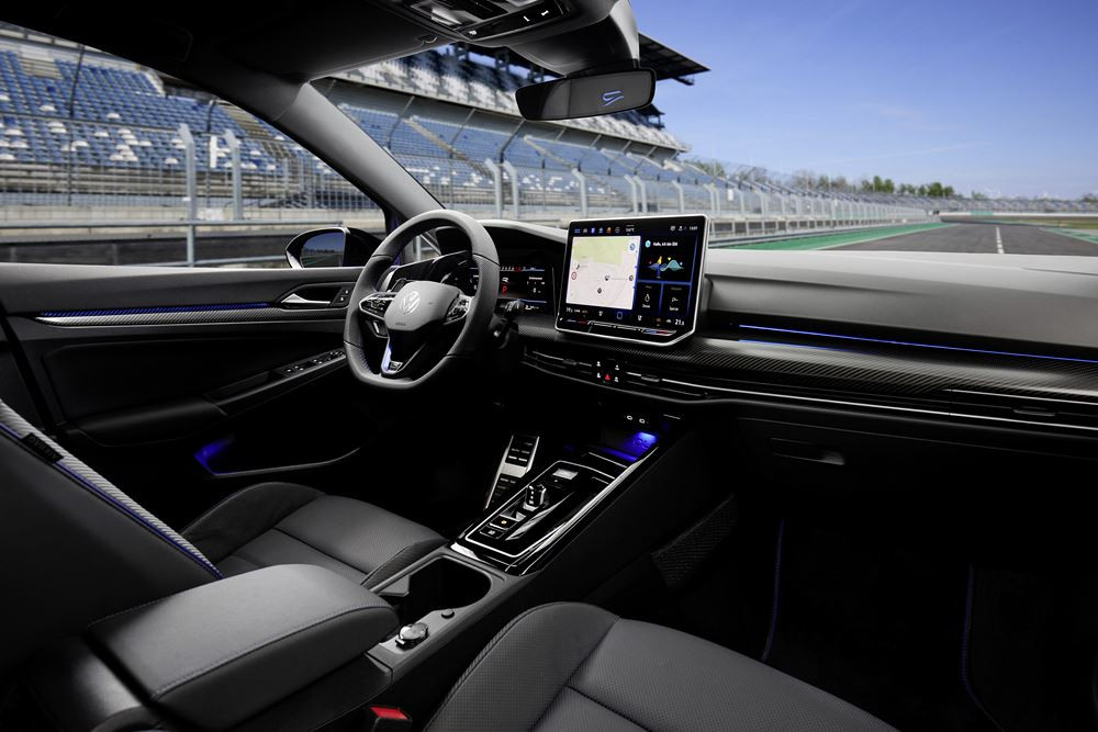 Le break hautes performances Volkswagen Golf SW R revendique une dynamique de conduite optimisée
