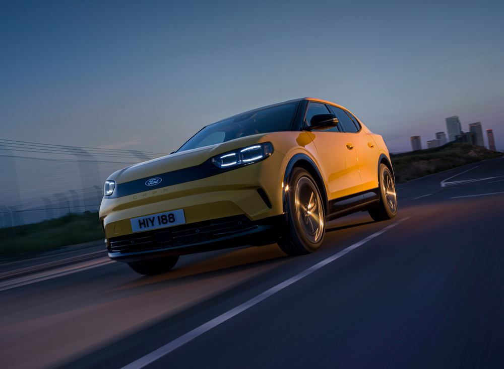 Le SUV coupé de taille intermédiaire à propulsion électrique Ford Capri en approche