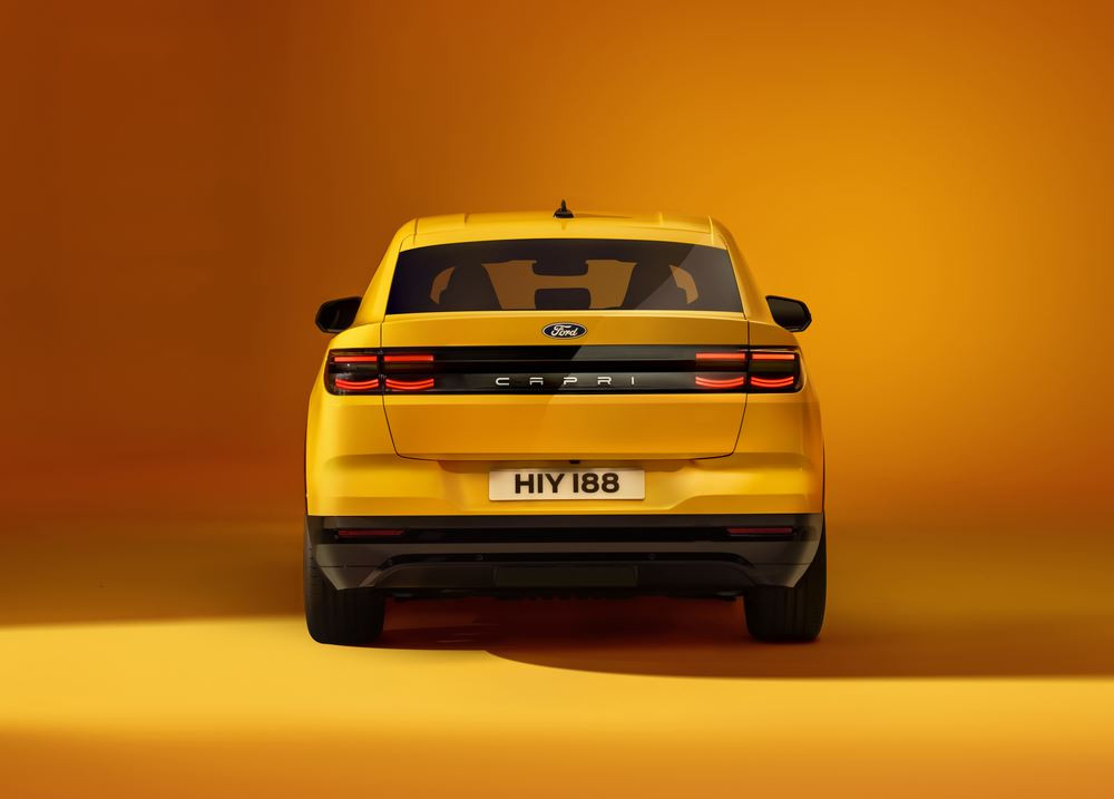 Le SUV coupé de taille intermédiaire à propulsion électrique Ford Capri en approche