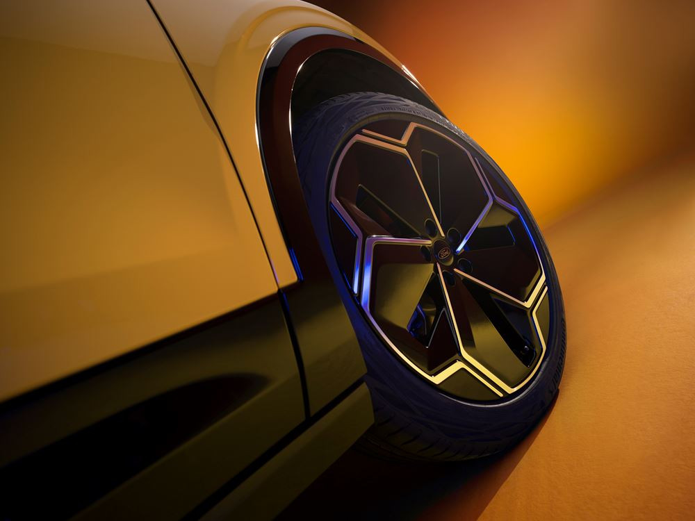 Le SUV coupé de taille intermédiaire à propulsion électrique Ford Capri en approche