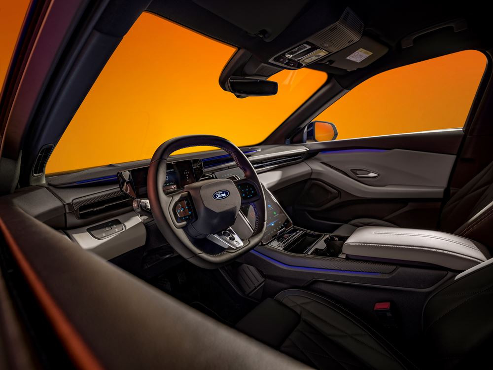 Le SUV coupé de taille intermédiaire à propulsion électrique Ford Capri en approche