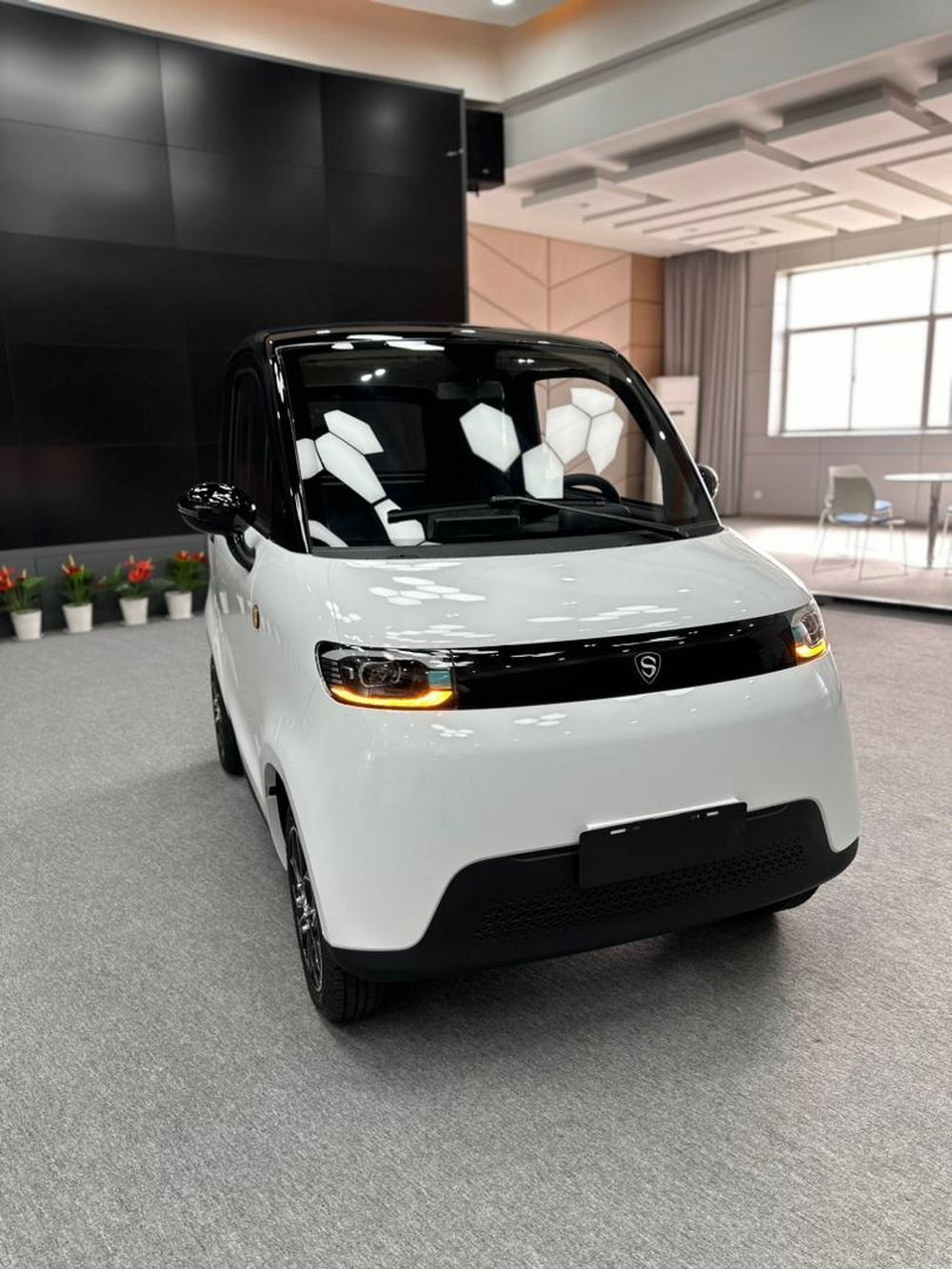 Simplici : un quadricycle électrique sans permis doté d'une autonomie jusqu'à 120 km