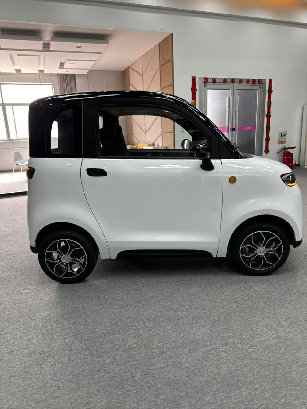 Simplici : un quadricycle électrique sans permis doté d'une autonomie jusqu'à 120 km