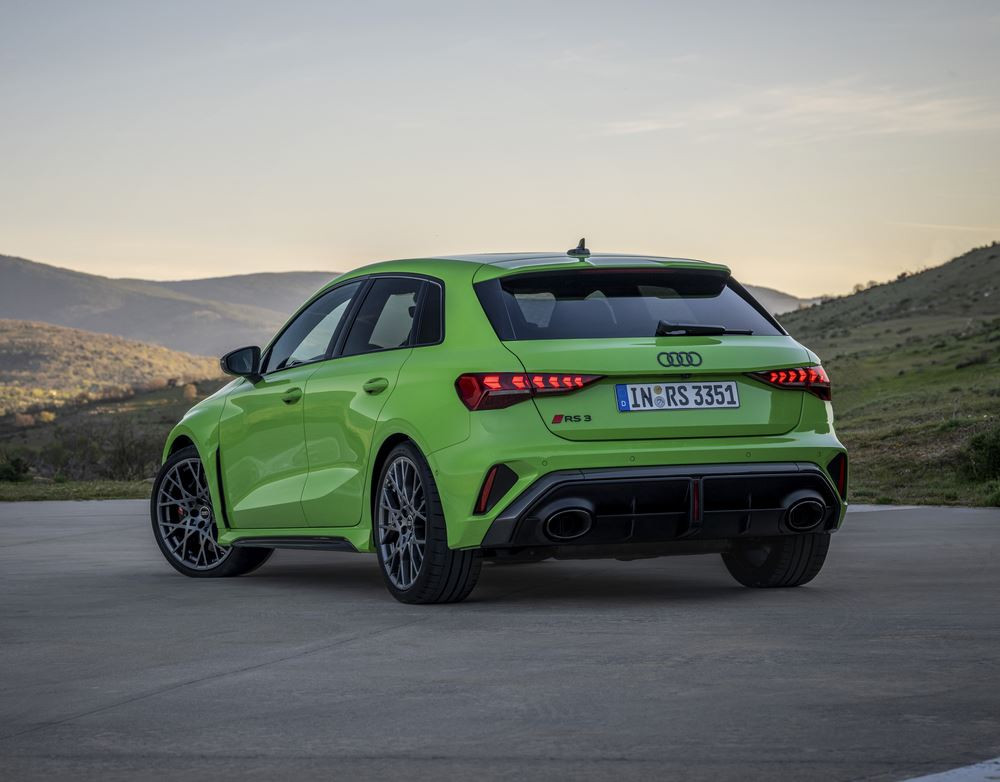 Le modèle compact sportif haut de gamme Audi RS 3 Sportback s'offre une mise à jour