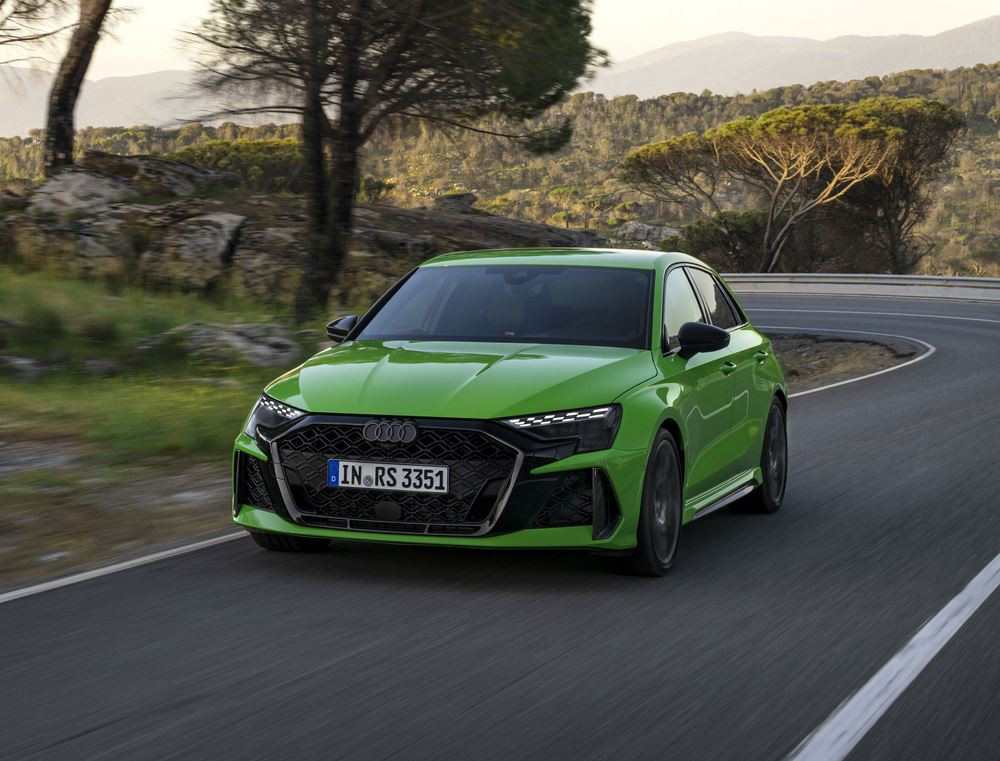 Le modèle compact sportif haut de gamme Audi RS 3 Sportback s'offre une mise à jour