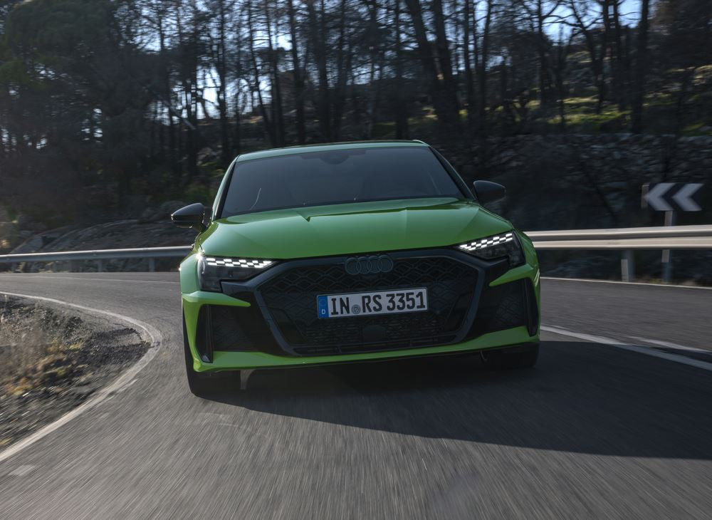 Le modèle compact sportif haut de gamme Audi RS 3 Sportback s'offre une mise à jour