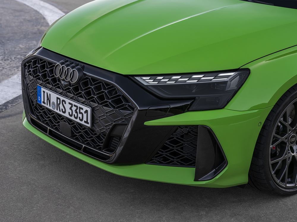 Le modèle compact sportif haut de gamme Audi RS 3 Sportback s'offre une mise à jour