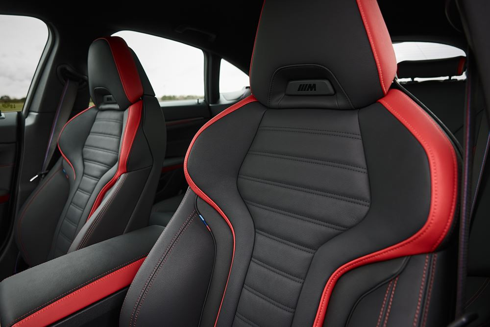 Le coupé à quatre portes électrique BMW i4 bénéficie d'un design subtilement repensé